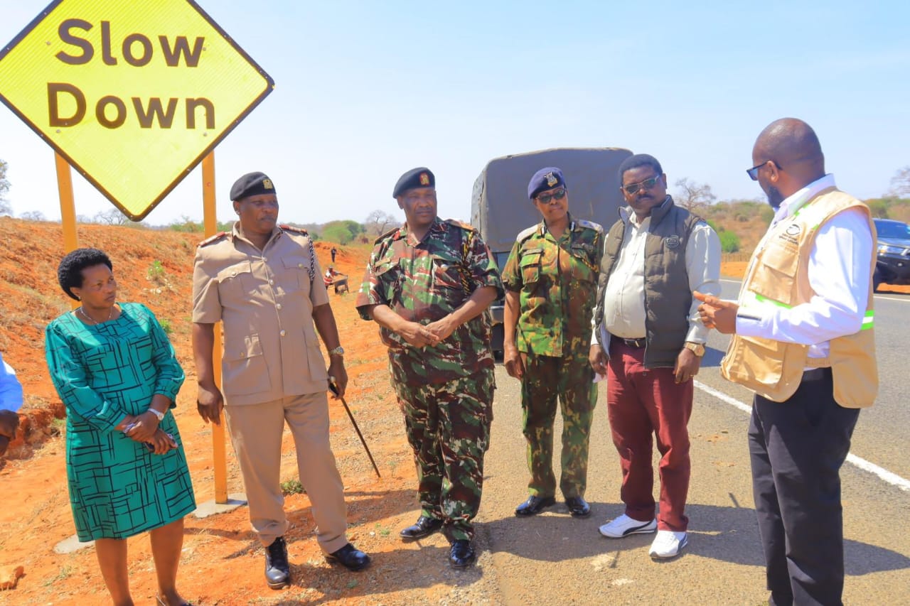 Kenya National Highway Authority  starts to estabilish Road signs from Kibwezi -Mutomo -Kitui 