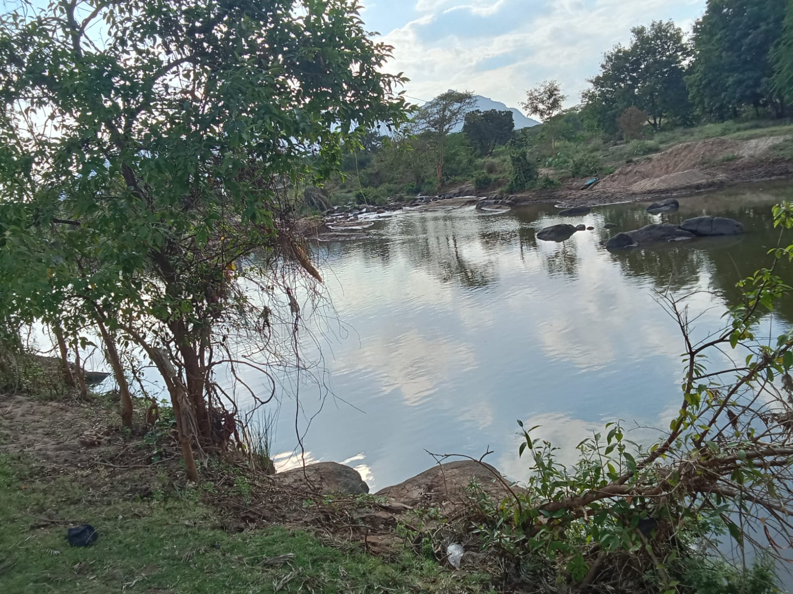 A form 4  boy's body from Dr Charles Mully Ndalani-Yatta  pulled from water after disappearing in Thika River